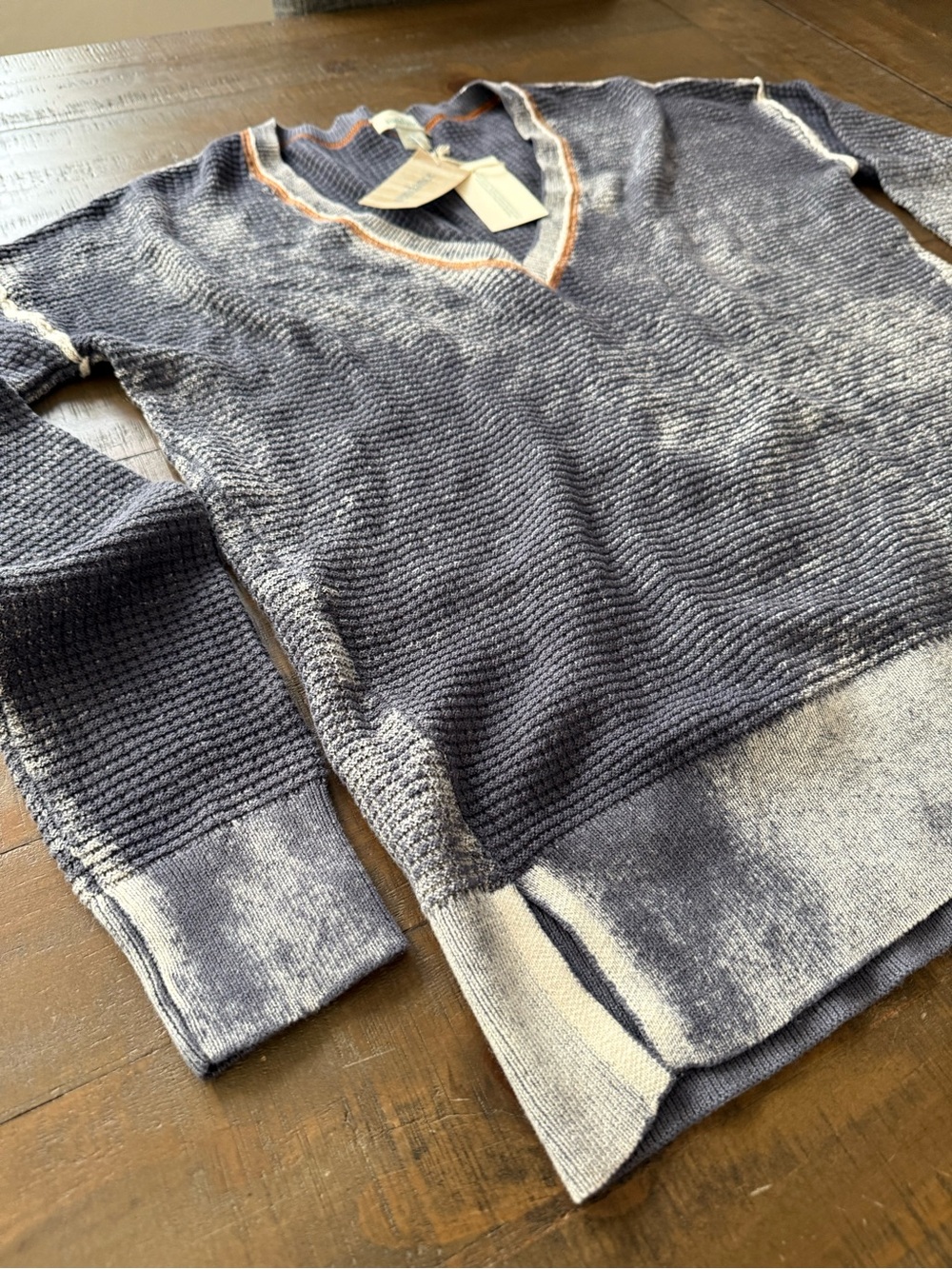 Sundance Women’s V-Neck Washed Slate Gray Long Sleeve Sweater - Picture 4 of 9
